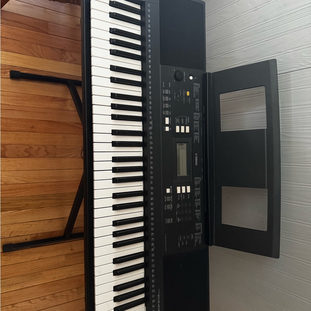 Yamaha Black Portable Keyboard